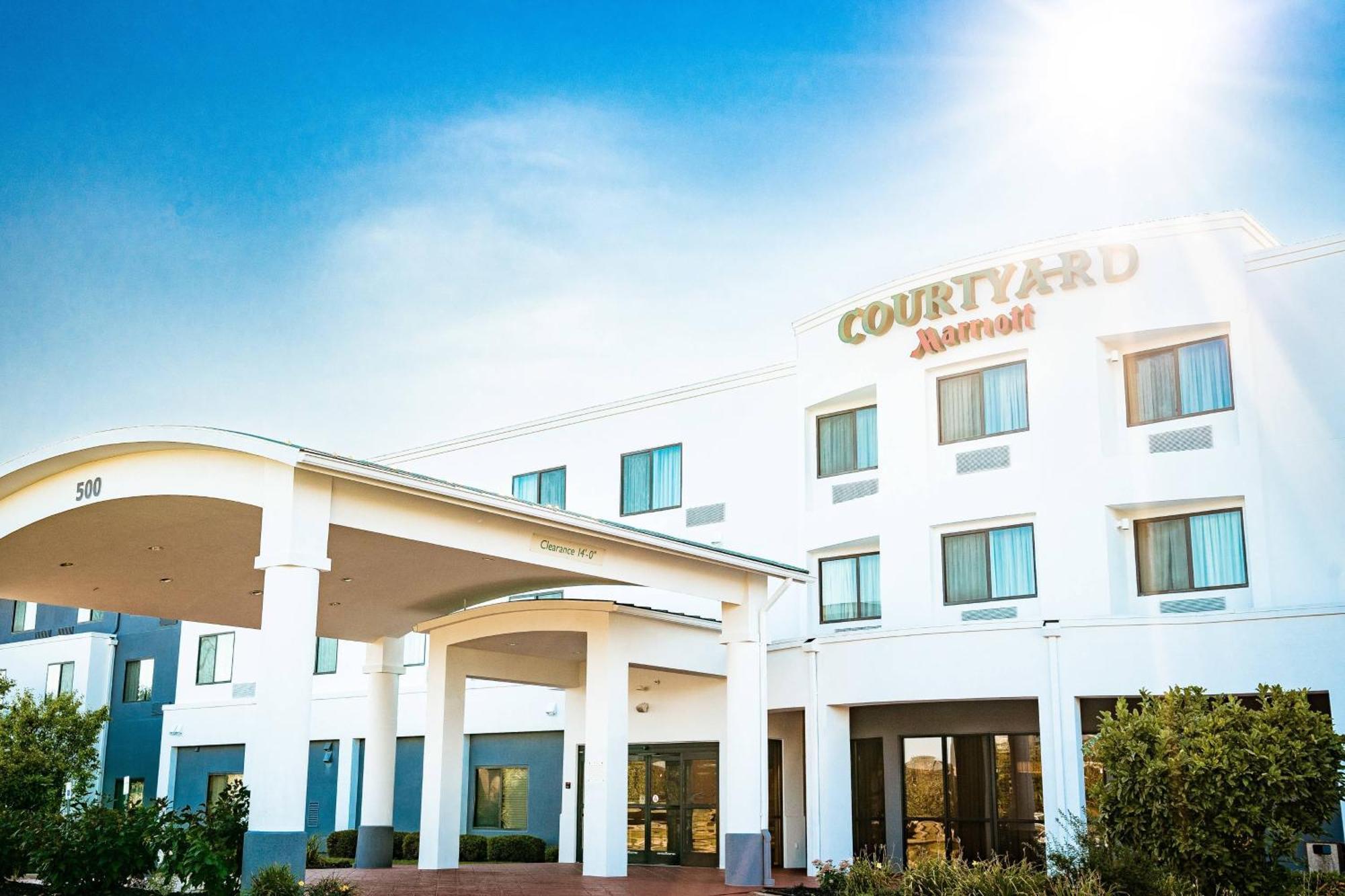 Courtyard By Marriott Kingston Hotel Exterior photo